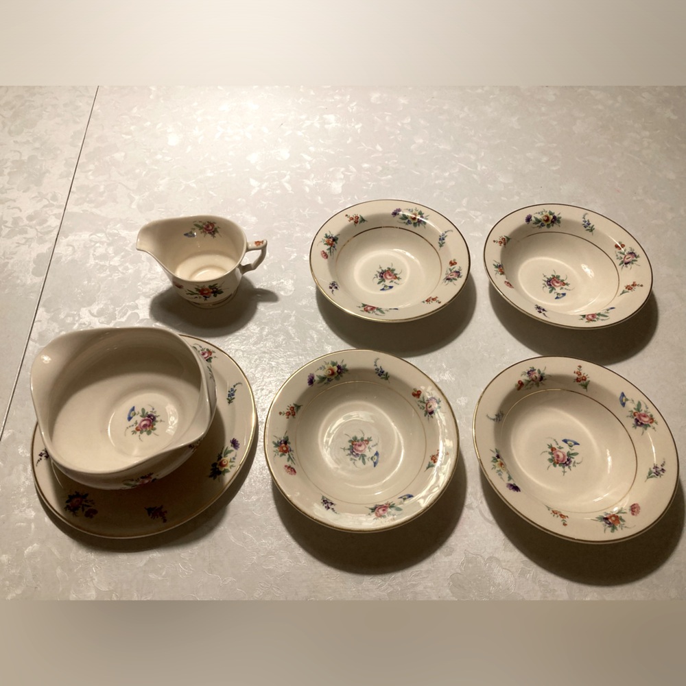 Vtg. Syracuse China Old Ivory gravy bowl, creamer & 4 dessert bowls